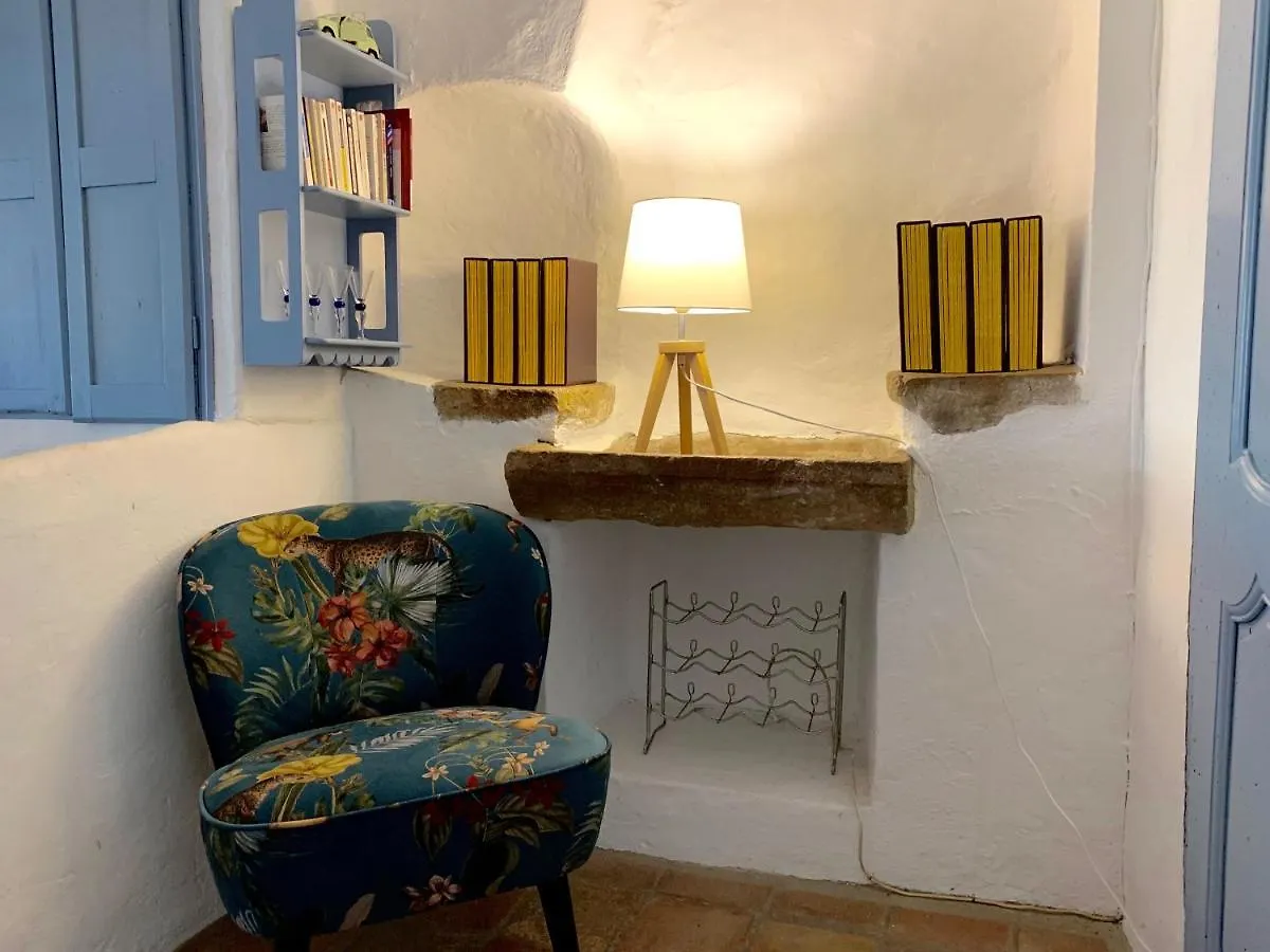 Holiday home Chez Franck, Charmant Dorpshuis Met Unieke Sfeer Tourrettes-sur-Loup